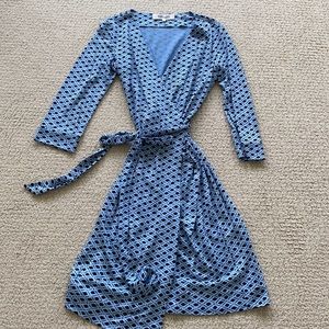 Diane Von Furstenberg size 8 wrap dress